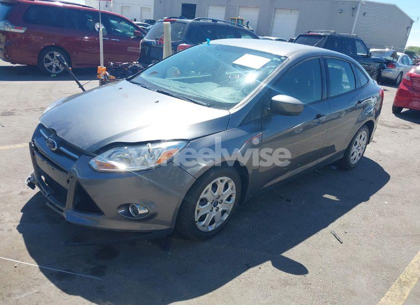 Photo 2 of 2012 Ford Focus SE (VIN 1FAHP3F21CL328304)