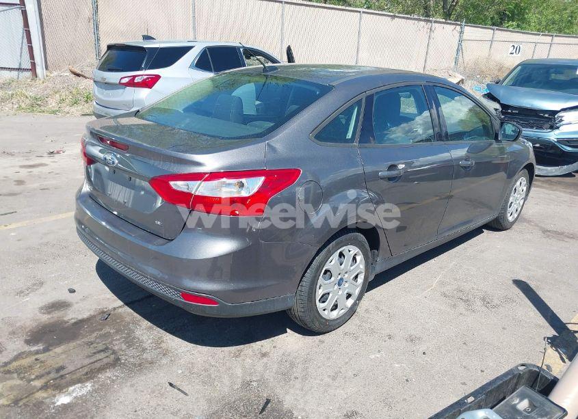 Photo 4 of 2012 Ford Focus SE (VIN 1FAHP3F21CL328304)