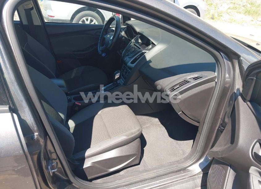 Photo 5 of 2012 Ford Focus SE (VIN 1FAHP3F21CL328304)