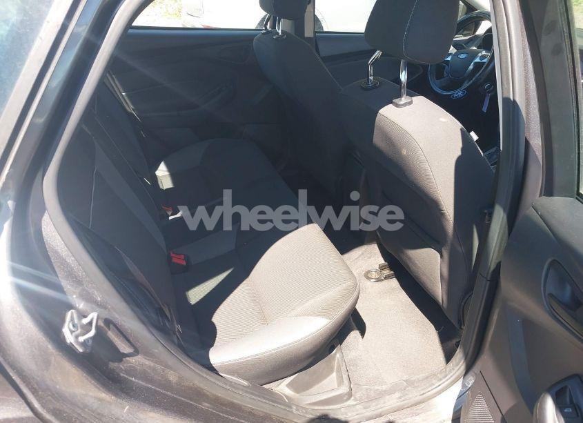 Photo 8 of 2012 Ford Focus SE (VIN 1FAHP3F21CL328304)