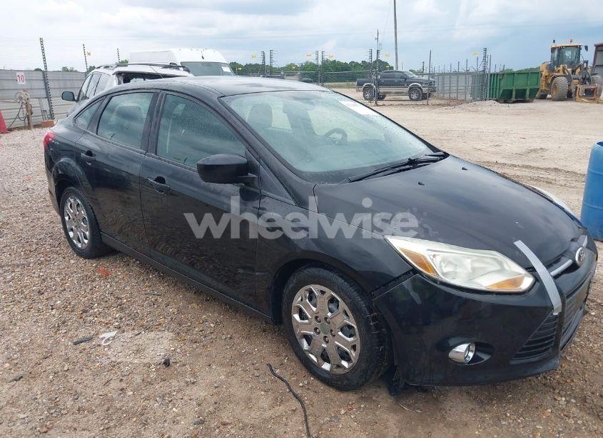 2012 Ford Focus SE (VIN 1FAHP3F21CL360508) main photo