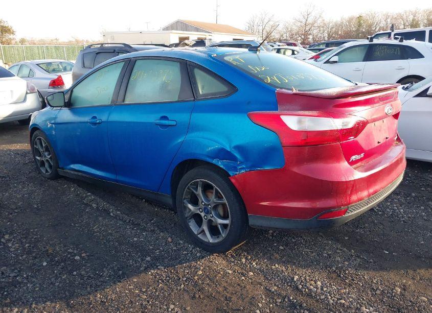 Photo 3 of 2012 Ford Focus SE (VIN 1FAHP3F21CL406063)
