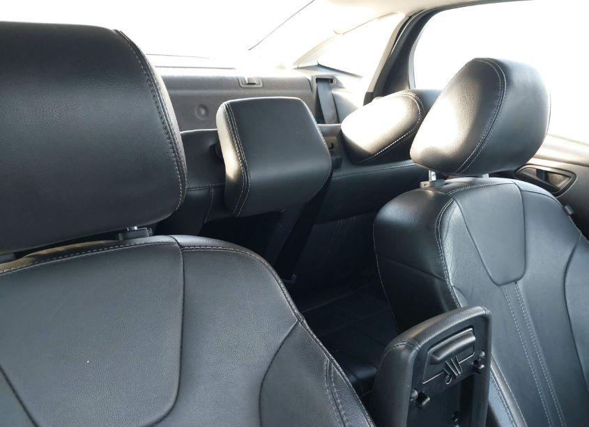 Photo 8 of 2012 Ford Focus SE (VIN 1FAHP3F21CL406063)