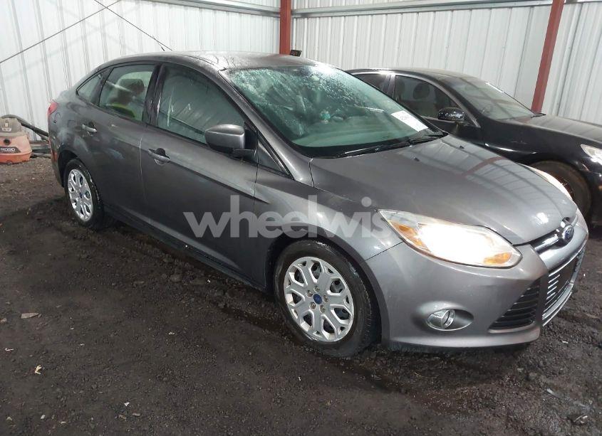 2012 Ford Focus SE (VIN 1FAHP3F21CL408430) main photo