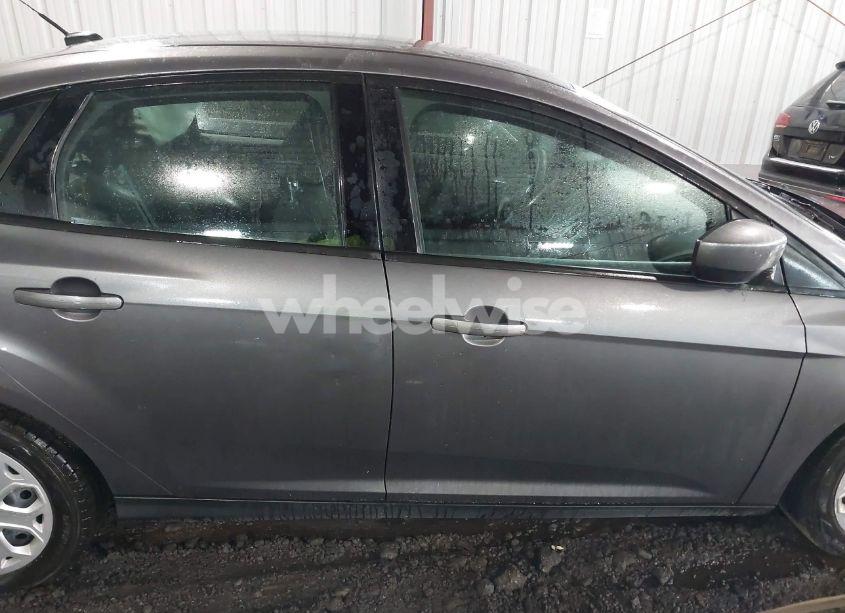 Photo 13 of 2012 Ford Focus SE (VIN 1FAHP3F21CL408430)