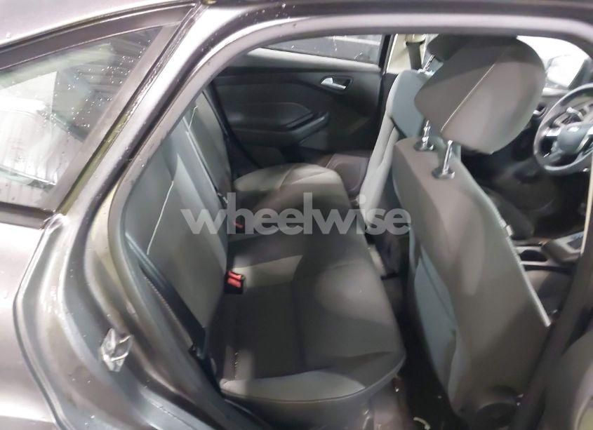 Photo 8 of 2012 Ford Focus SE (VIN 1FAHP3F21CL408430)