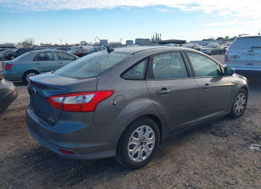 Photo 4 of 2012 Ford Focus SE (VIN 1FAHP3F21CL419976)