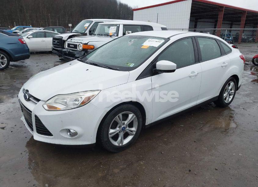 Photo 2 of 2012 Ford Focus SE (VIN 1FAHP3F21CL426278)