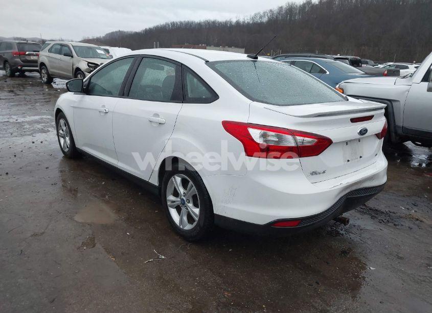 Photo 3 of 2012 Ford Focus SE (VIN 1FAHP3F21CL426278)
