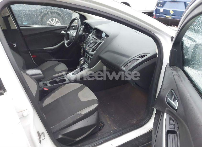 Photo 5 of 2012 Ford Focus SE (VIN 1FAHP3F21CL426278)