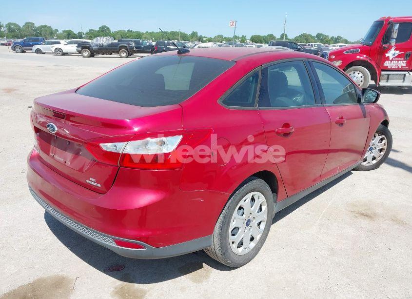 Photo 4 of 2012 Ford Focus SE (VIN 1FAHP3F21CL428659)