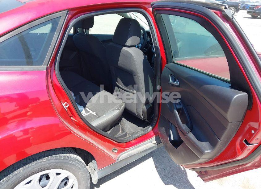 Photo 8 of 2012 Ford Focus SE (VIN 1FAHP3F21CL428659)