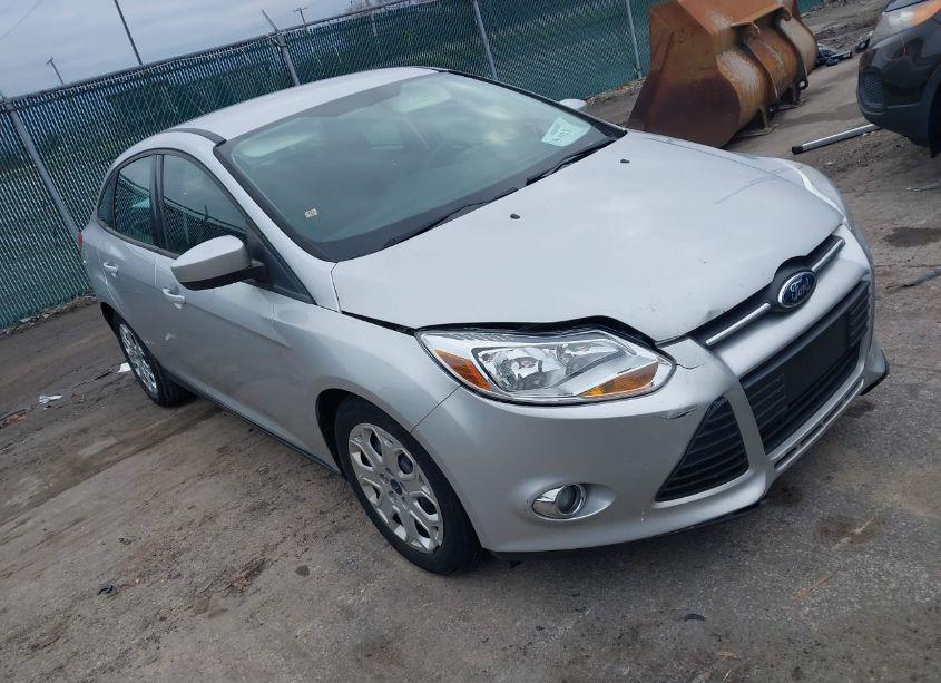 2012 Ford Focus SE (VIN 1FAHP3F21CL446918) main photo