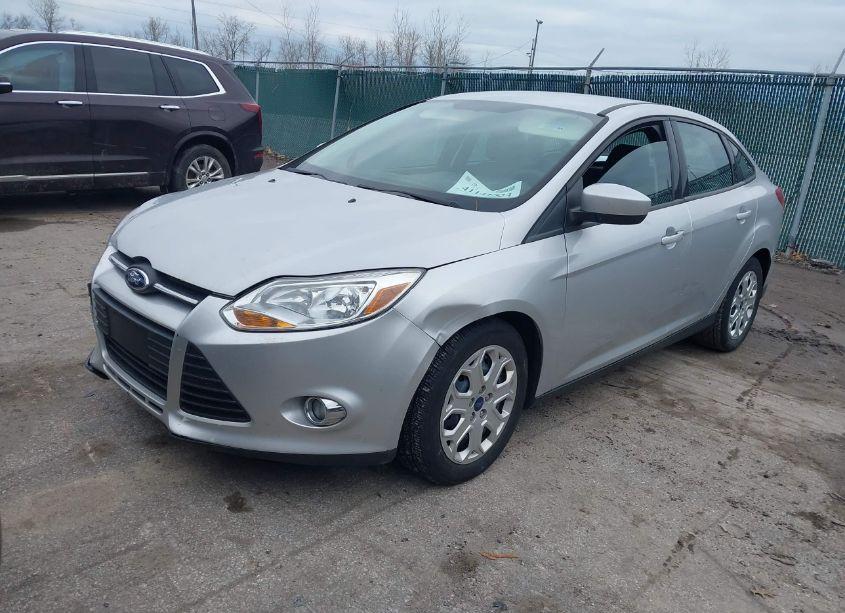 Photo 2 of 2012 Ford Focus SE (VIN 1FAHP3F21CL446918)