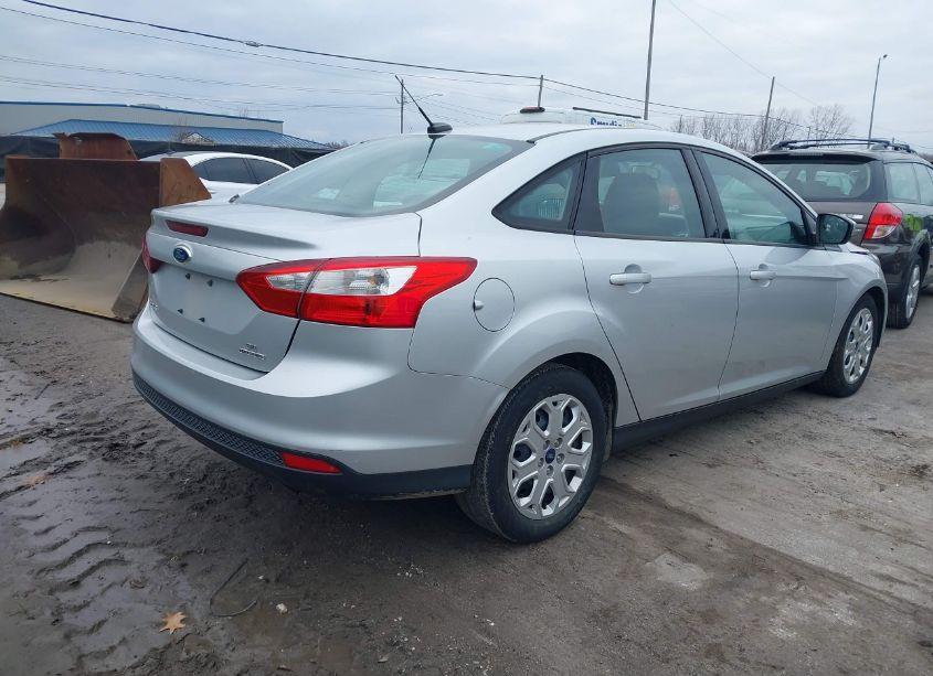 Photo 4 of 2012 Ford Focus SE (VIN 1FAHP3F21CL446918)