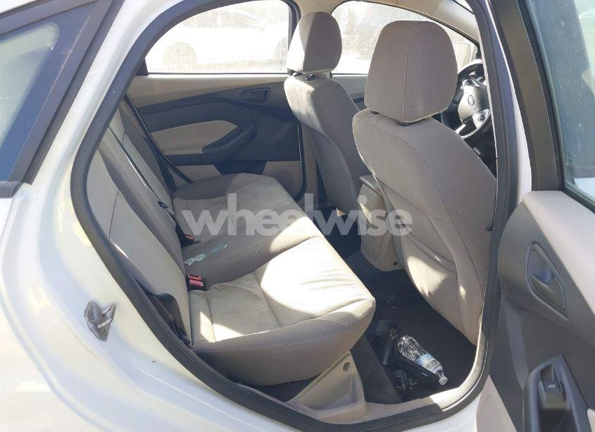 Photo 8 of 2012 Ford Focus SE (VIN 1FAHP3F21CL449964)