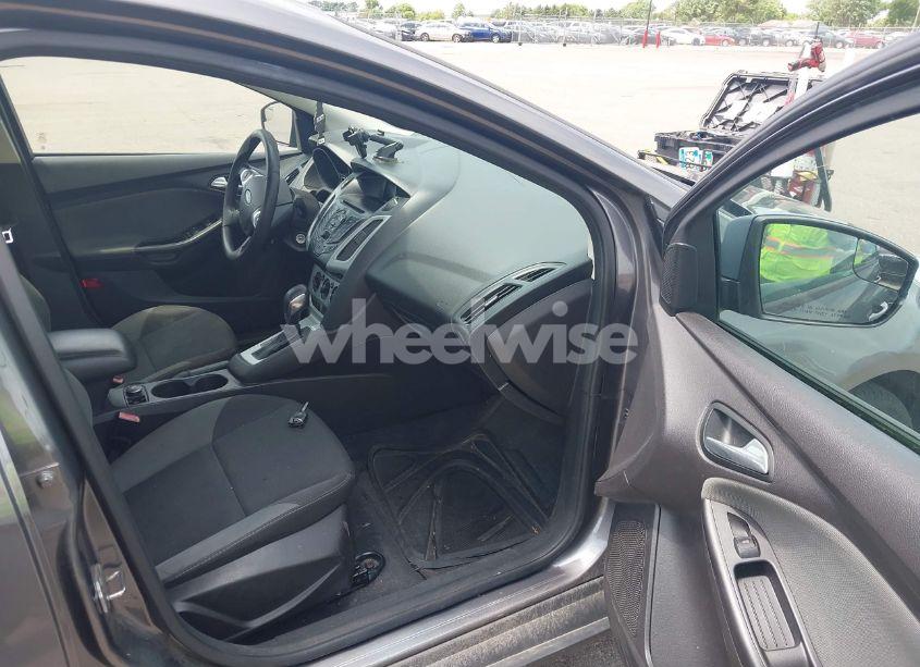 Photo 5 of 2012 Ford Focus SE (VIN 1FAHP3F21CL463413)
