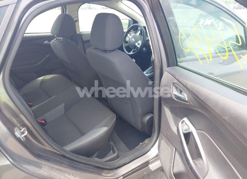 Photo 8 of 2012 Ford Focus SE (VIN 1FAHP3F21CL463413)