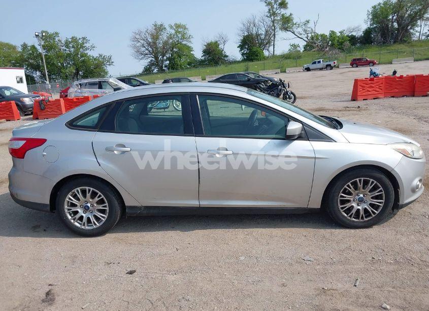 Photo 13 of 2012 Ford Focus SE (VIN 1FAHP3F22CL115653)