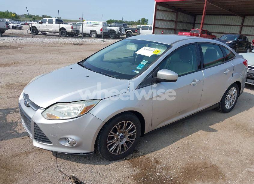 Photo 2 of 2012 Ford Focus SE (VIN 1FAHP3F22CL115653)