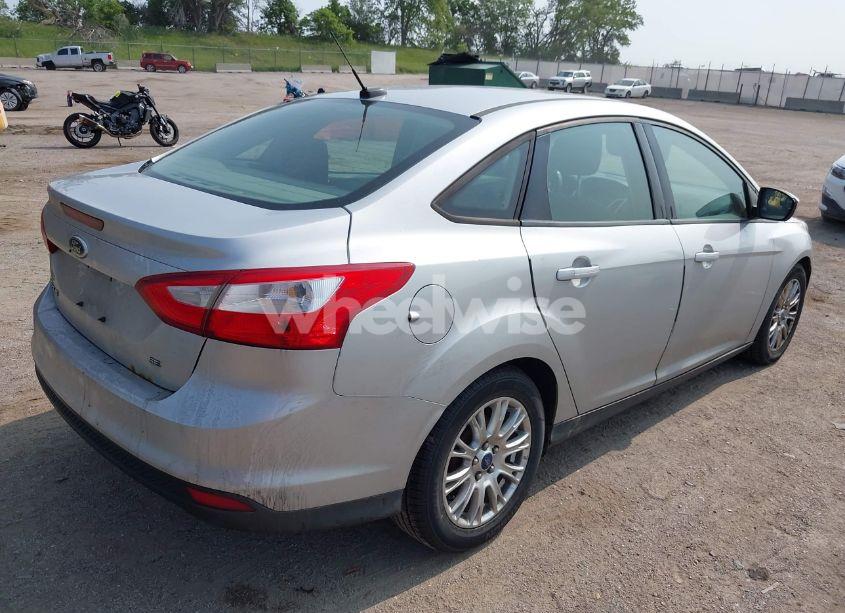 Photo 4 of 2012 Ford Focus SE (VIN 1FAHP3F22CL115653)