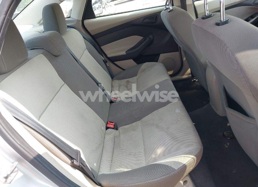 Photo 8 of 2012 Ford Focus SE (VIN 1FAHP3F22CL115653)