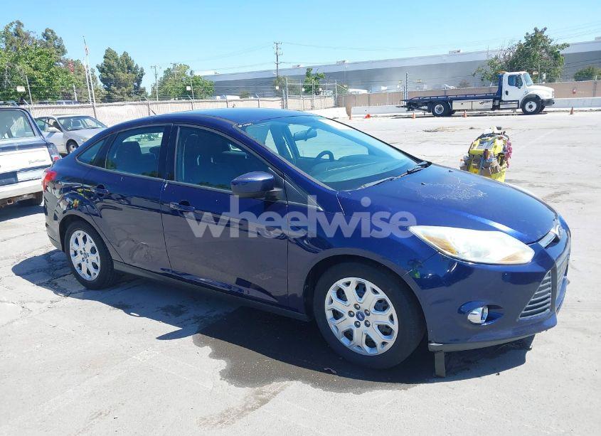2012 Ford Focus SE (VIN 1FAHP3F22CL122800) main photo