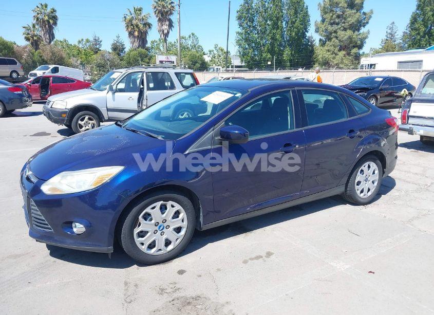Photo 2 of 2012 Ford Focus SE (VIN 1FAHP3F22CL122800)