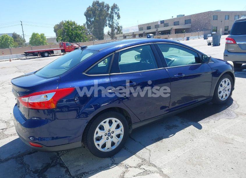 Photo 4 of 2012 Ford Focus SE (VIN 1FAHP3F22CL122800)