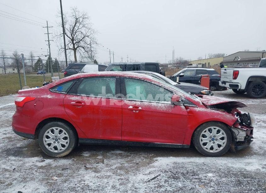 Photo 13 of 2012 Ford Focus SE (VIN 1FAHP3F22CL125261)