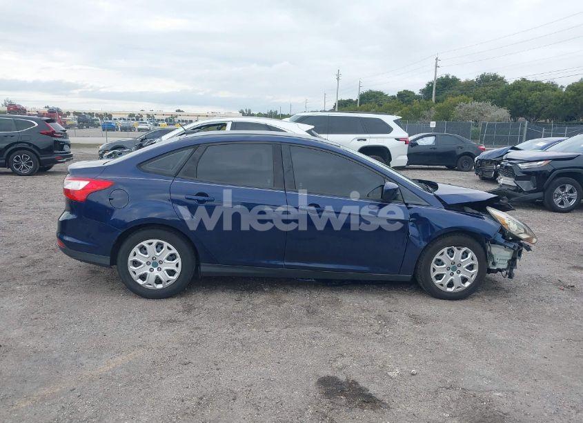 Photo 13 of 2012 Ford Focus SE (VIN 1FAHP3F22CL148376)