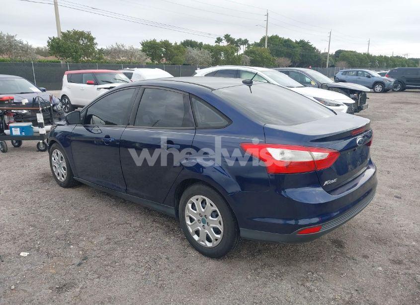 Photo 3 of 2012 Ford Focus SE (VIN 1FAHP3F22CL148376)