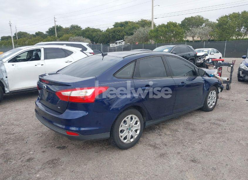 Photo 4 of 2012 Ford Focus SE (VIN 1FAHP3F22CL148376)