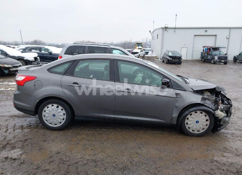Photo 14 of 2012 Ford Focus SE (VIN 1FAHP3F22CL149866)
