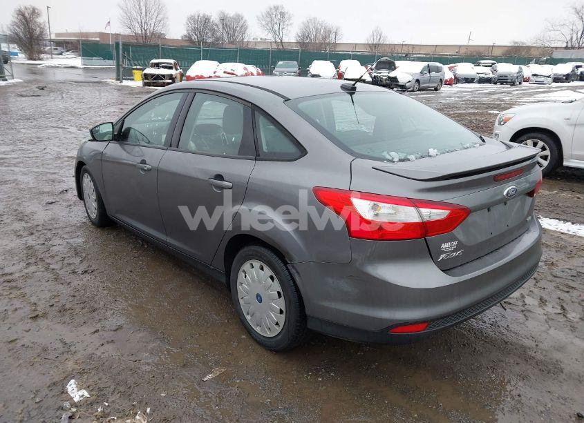 Photo 3 of 2012 Ford Focus SE (VIN 1FAHP3F22CL149866)