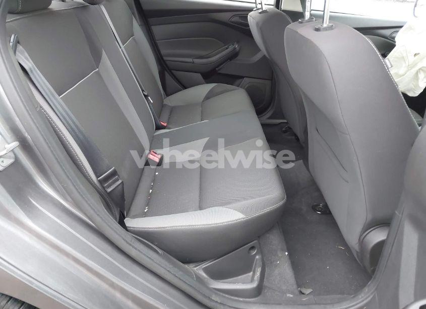 Photo 8 of 2012 Ford Focus SE (VIN 1FAHP3F22CL149866)