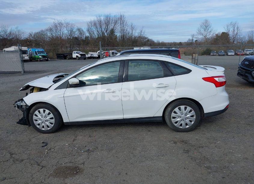 Photo 15 of 2012 Ford Focus SE (VIN 1FAHP3F22CL150449)