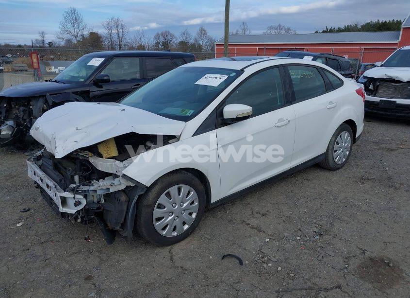Photo 2 of 2012 Ford Focus SE (VIN 1FAHP3F22CL150449)