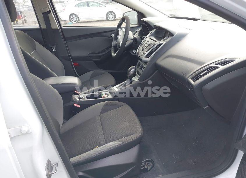 Photo 5 of 2012 Ford Focus SE (VIN 1FAHP3F22CL150449)