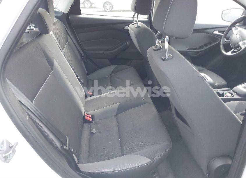 Photo 8 of 2012 Ford Focus SE (VIN 1FAHP3F22CL150449)