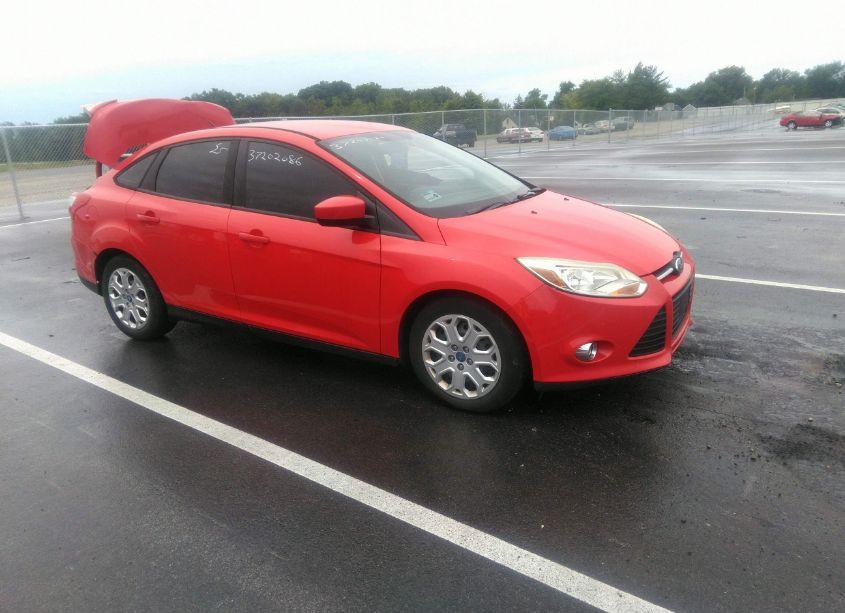 2012 Ford Focus SE (VIN 1FAHP3F22CL184018) main photo