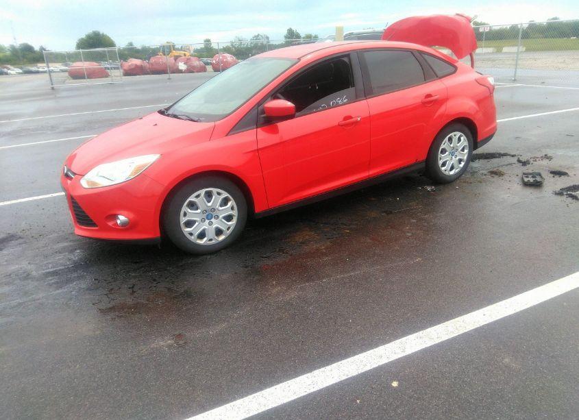 Photo 2 of 2012 Ford Focus SE (VIN 1FAHP3F22CL184018)
