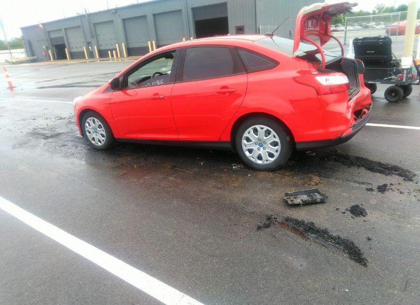 Photo 3 of 2012 Ford Focus SE (VIN 1FAHP3F22CL184018)