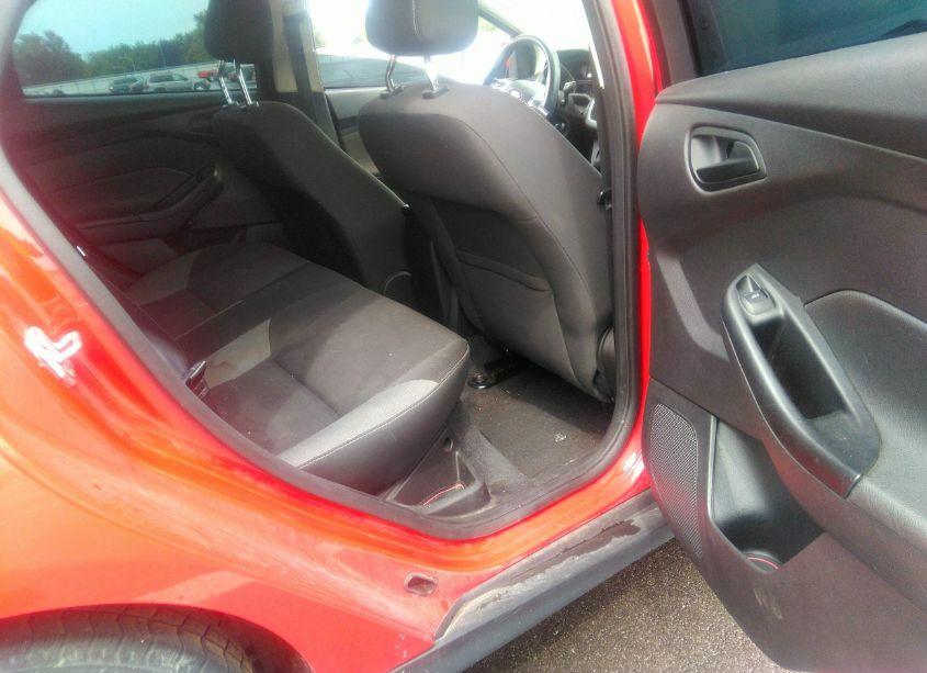 Photo 8 of 2012 Ford Focus SE (VIN 1FAHP3F22CL184018)