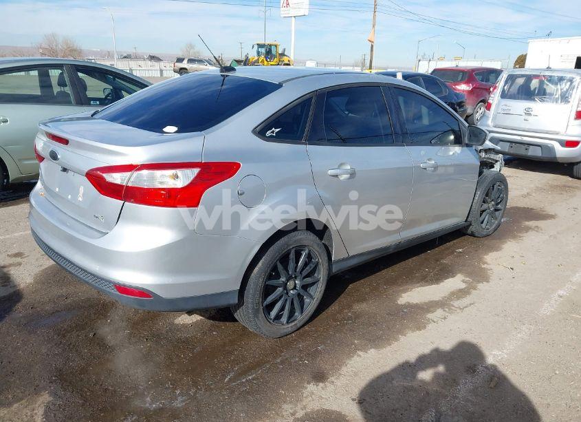 Photo 4 of 2012 Ford Focus SE (VIN 1FAHP3F22CL201870)