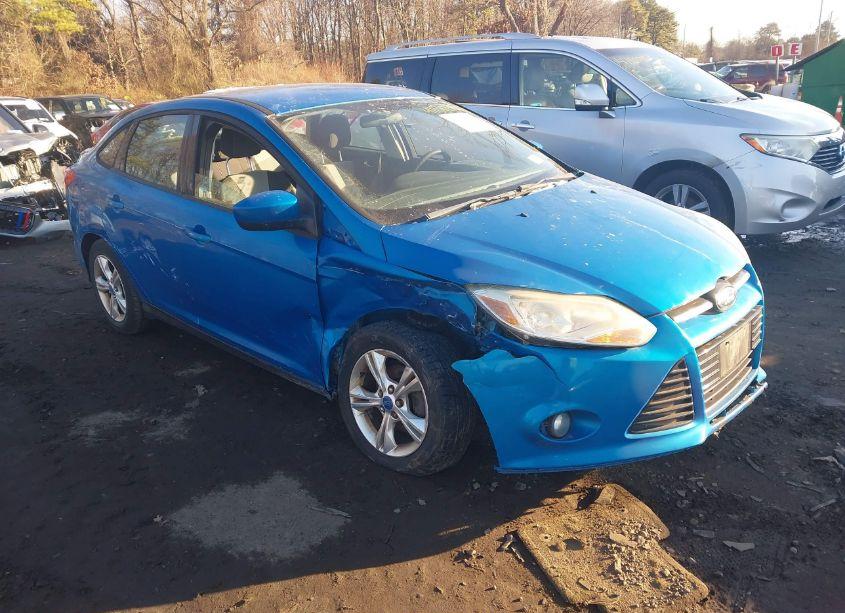 2012 Ford Focus SE (VIN 1FAHP3F22CL204705) main photo