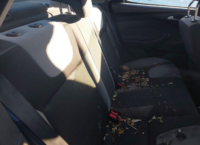 Photo 8 of 2012 Ford Focus SE (VIN 1FAHP3F22CL204705)