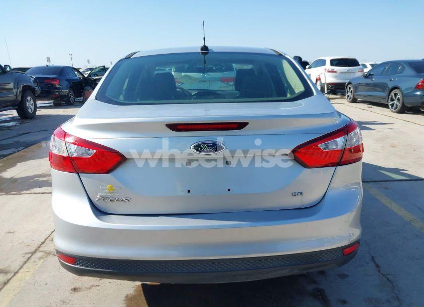 Photo 16 of 2012 Ford Focus SE (VIN 1FAHP3F22CL207300)