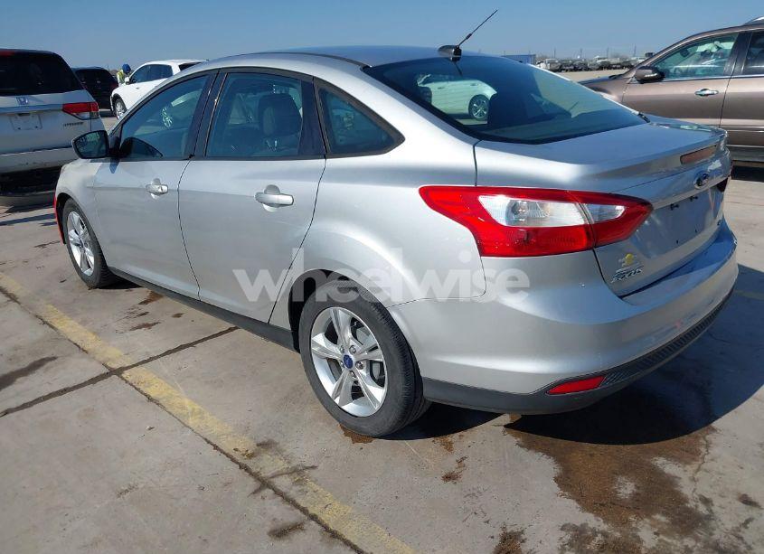 Photo 3 of 2012 Ford Focus SE (VIN 1FAHP3F22CL207300)