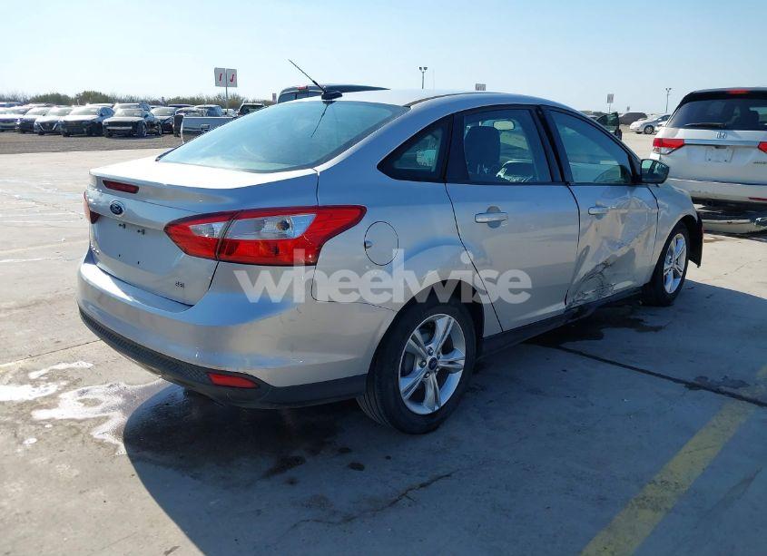 Photo 4 of 2012 Ford Focus SE (VIN 1FAHP3F22CL207300)